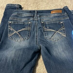 Wallflower women’s straight leg jeans size 3 denim distressed, EUC